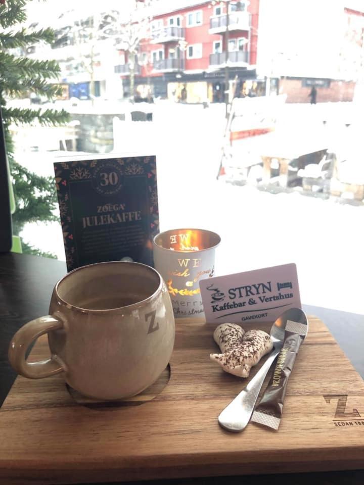 Stryn Kaffebar & Vertshus Exterior photo
